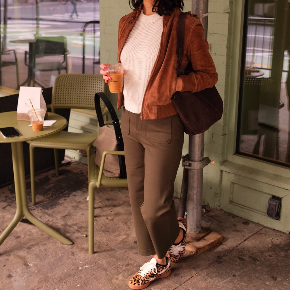 Elegant Brown Suede Minimalist Tote Bag - Picture 2 of 9